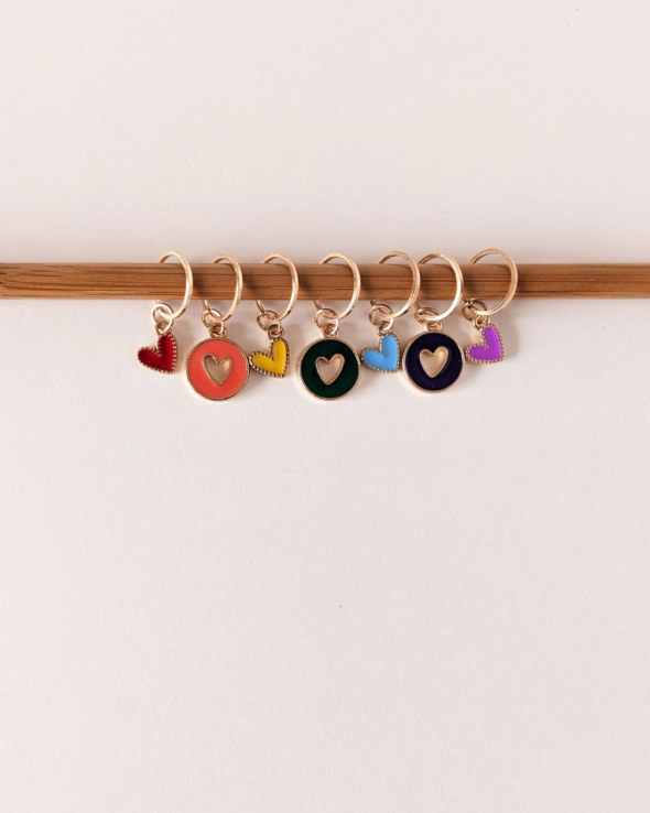 Petits Cœurs #2 – Small Heart Stitch Markers (Set of 7) - Image 3