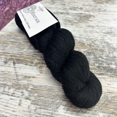 Cascade Heritage - Real Black (5672)