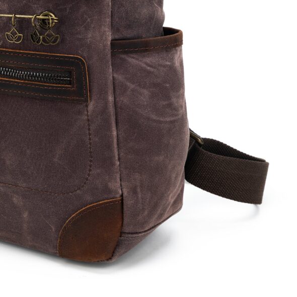 della Q Canvas Maker's Midi Backpack - Image 10