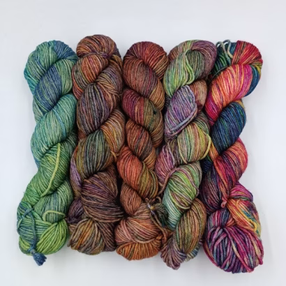 Set 2 – Ravelry Red, Sunset, Cereza, Glazed Carrot, Frank Ochre A bold, fiery spectrum radiating energy and warmth—ideal for statement scarves or colorwork accents.