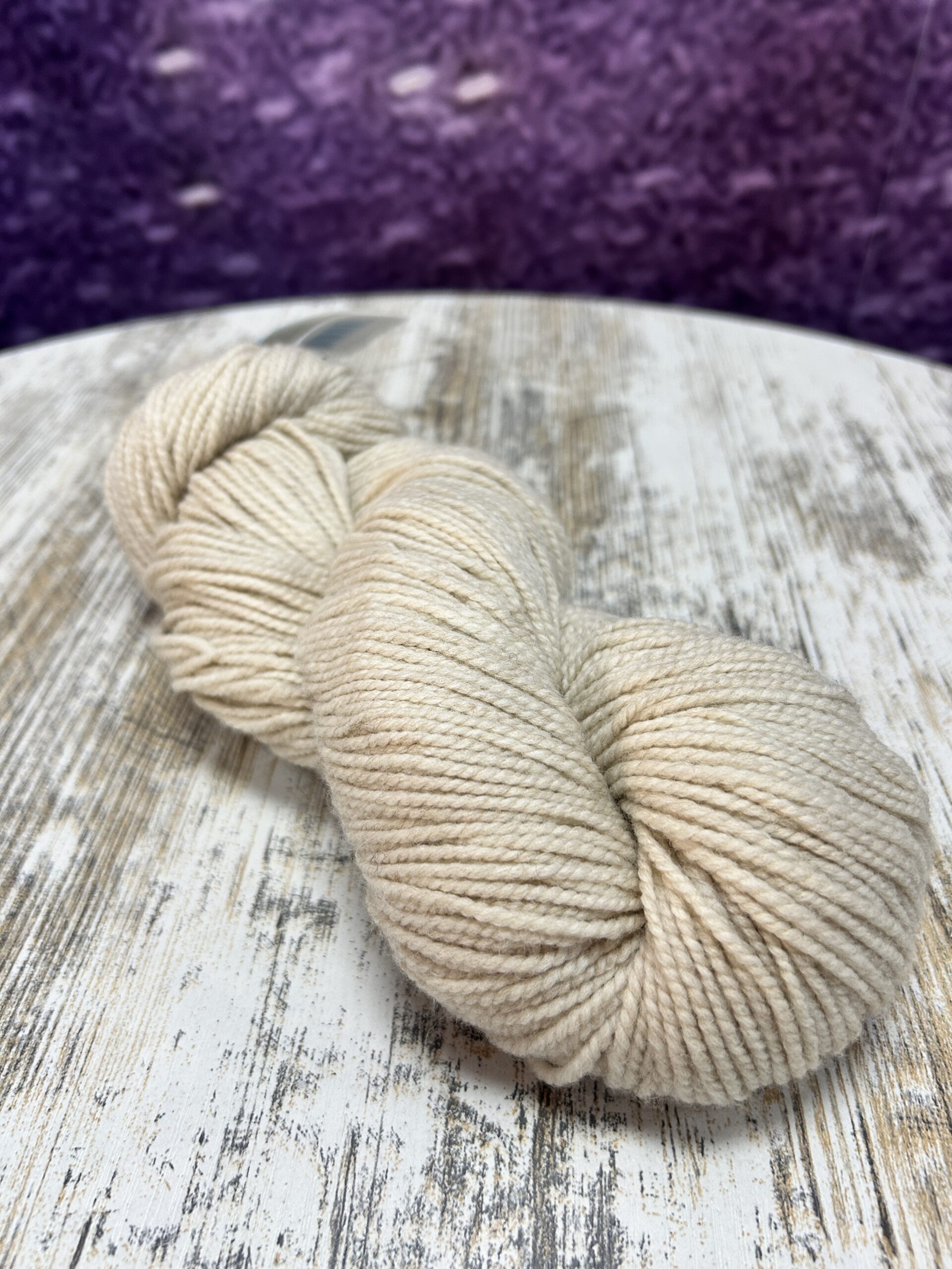 Oatmeal Heather – A light beige flecked with subtle natural tones.