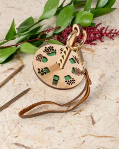 Lemonwood Mini Yarn Minder - Plant Love