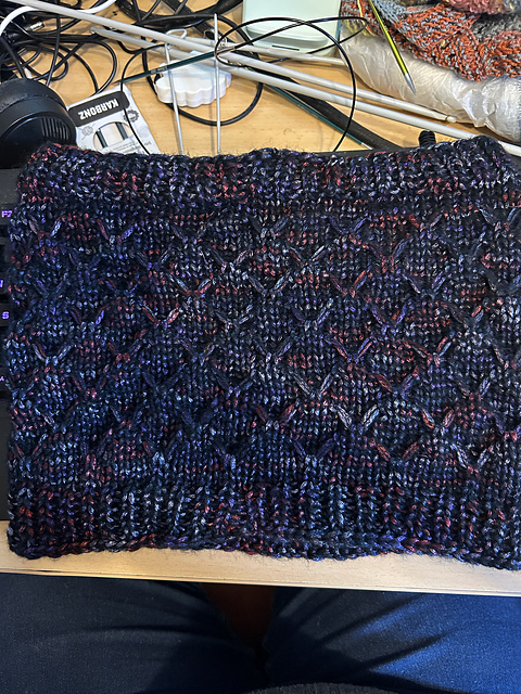 Mock Honeycomb Cowl (photo by HappyDebs on Ravelry)
