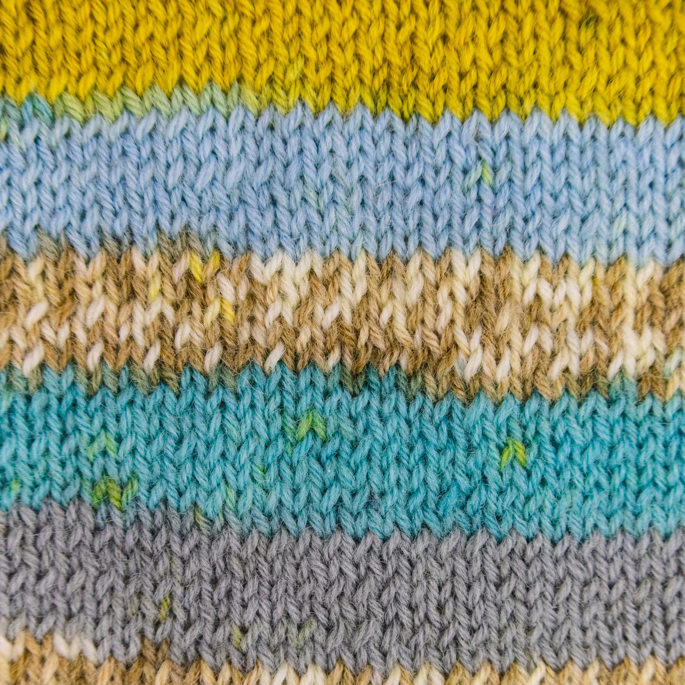 Luca-S Woolen Walk Merino Sock yarn in Pastel Horizon