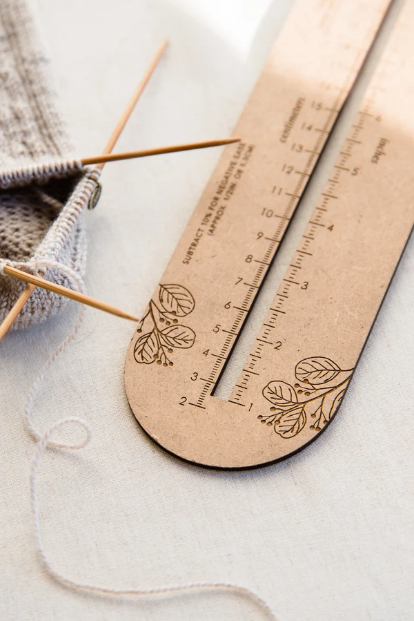 Twig & Horn Sock Sizing Ruler - Image 3